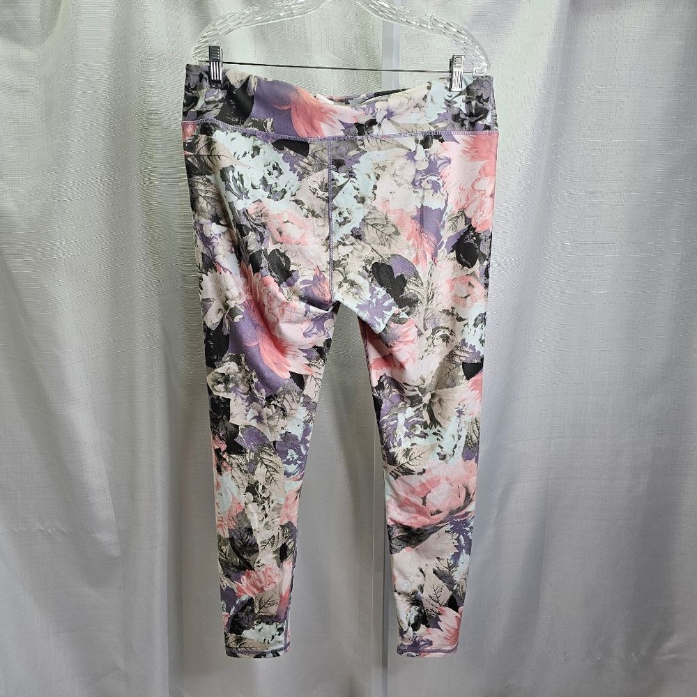 Fabletics Salar Gray And Pink Floral Powerhold Leggings Size XXL - Picture 8 of 11